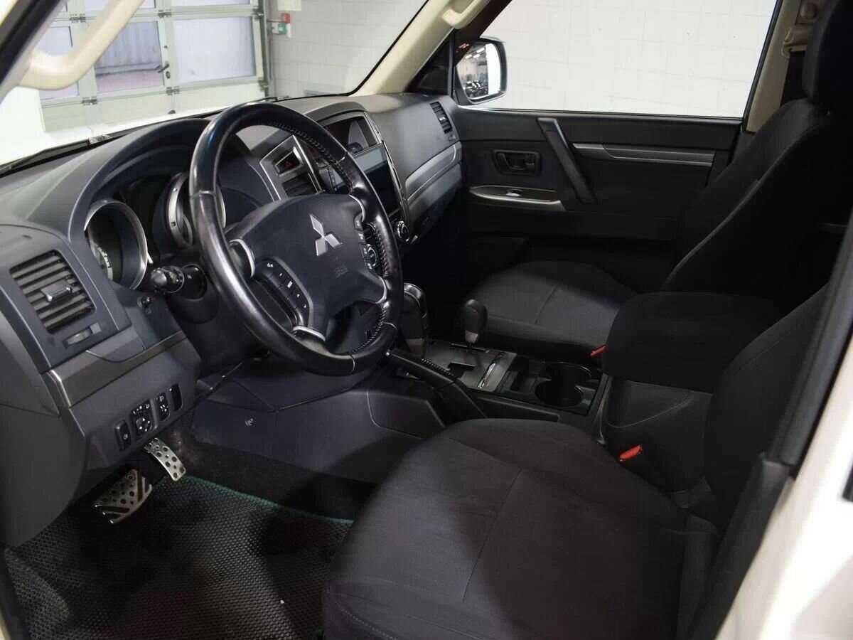 Mitsubishi Pajero, 2015 Фото №6