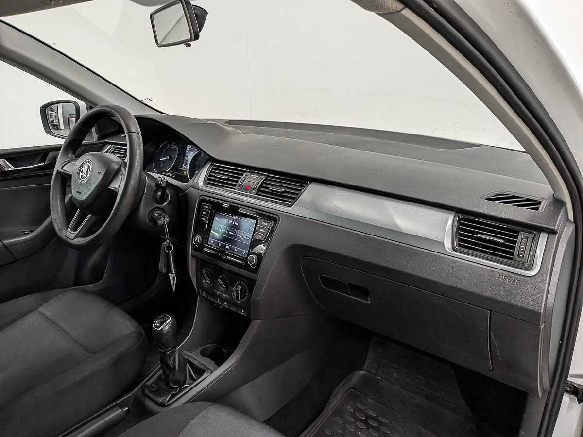 Skoda Rapid, 2017 Фото №11