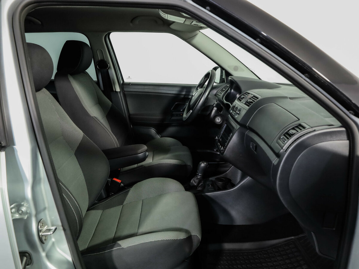 Skoda Fabia II Рестайлинг, 2014 Фото №20