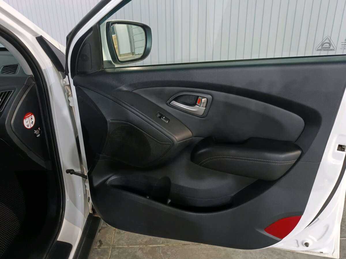 Hyundai ix35, 2012 Фото №18