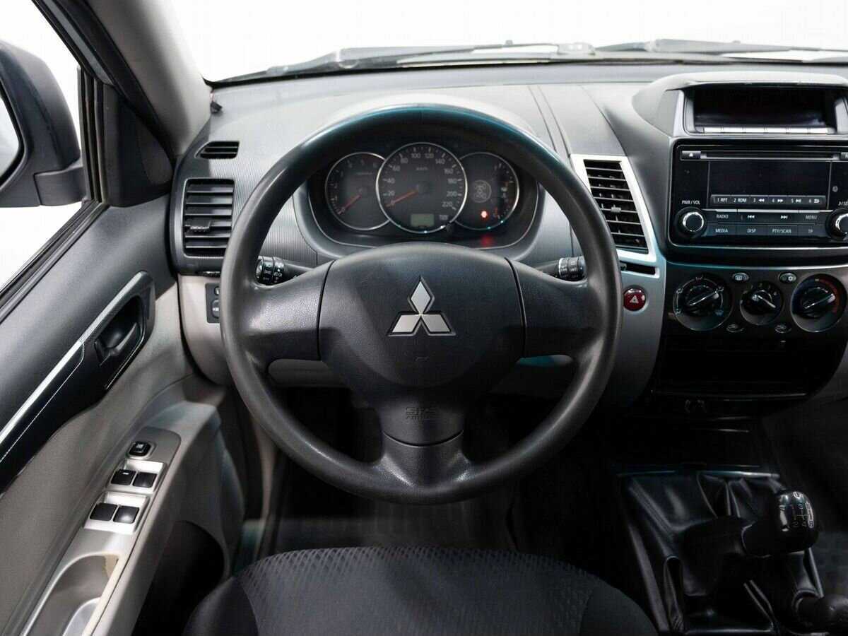 Mitsubishi Pajero Sport, 2014 Фото №14