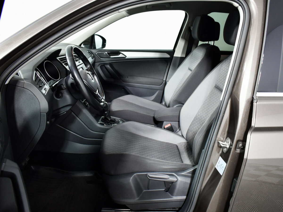 Volkswagen Tiguan II, 2018 Фото №10