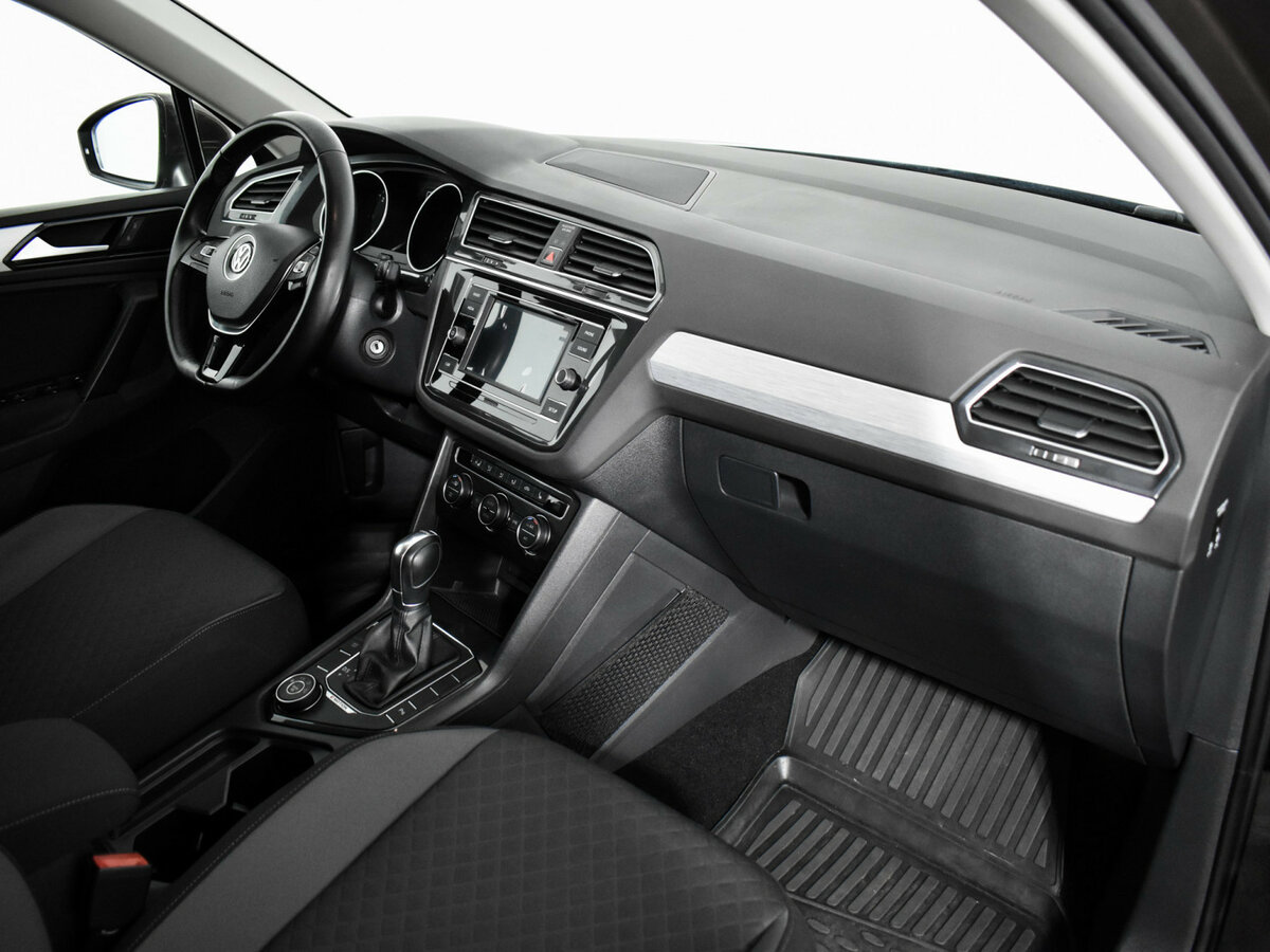 Volkswagen Tiguan II, 2018 Фото №13