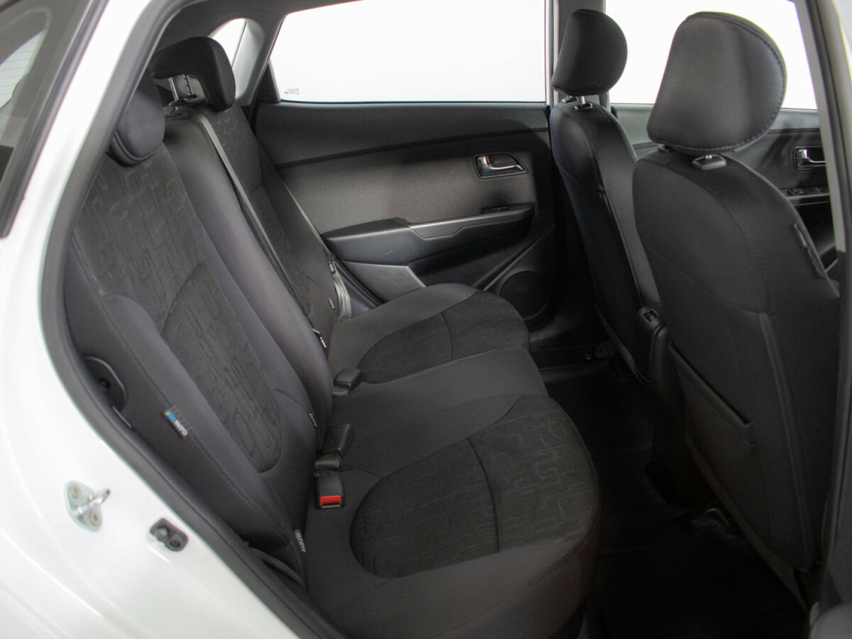 Kia Rio III Рестайлинг, 2016 Фото №10