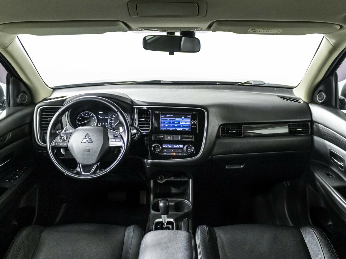 Mitsubishi Outlander III Рестайлинг 2, 2015 Фото №12