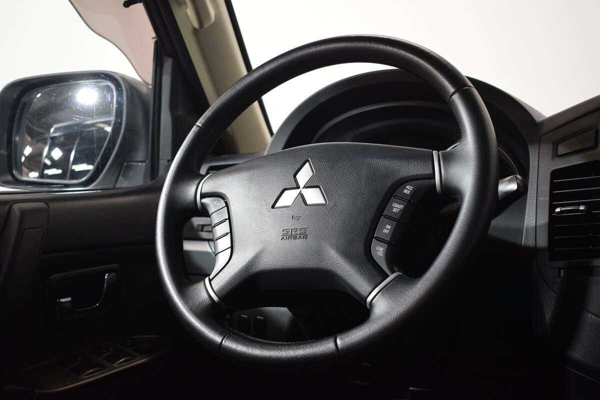 Mitsubishi Pajero, 2014 Фото №15