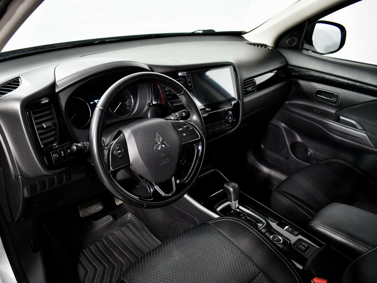 Mitsubishi Outlander III Рестайлинг 3, 2018 Фото №7
