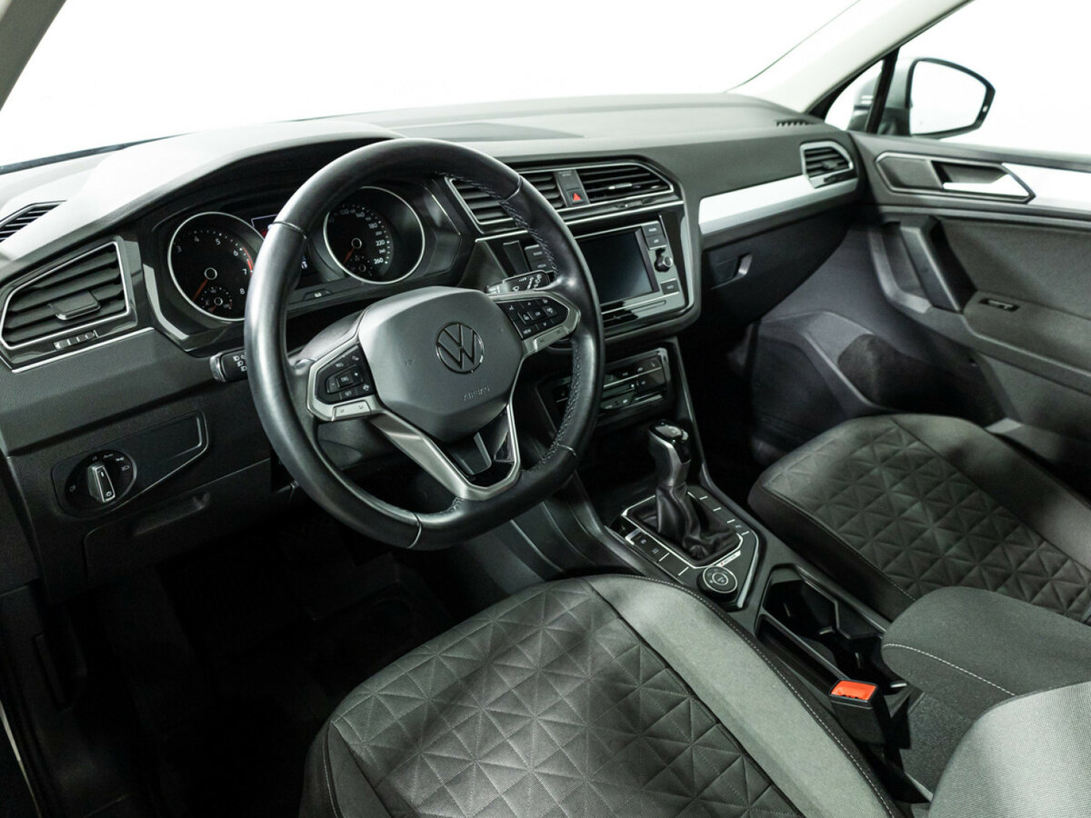 Volkswagen Tiguan II Рестайлинг, 2021 Фото №11