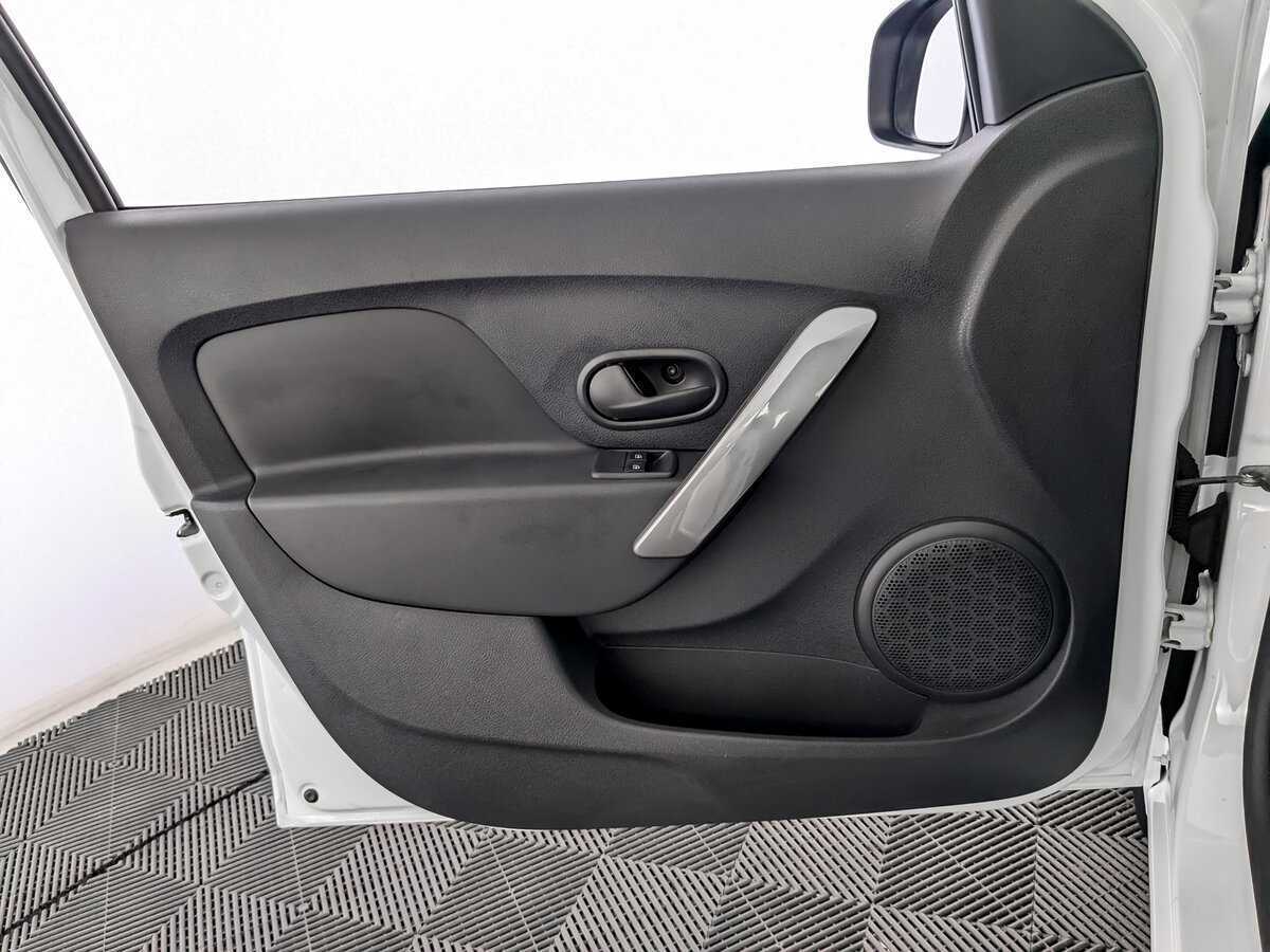 Renault Logan, 2021 Фото №15