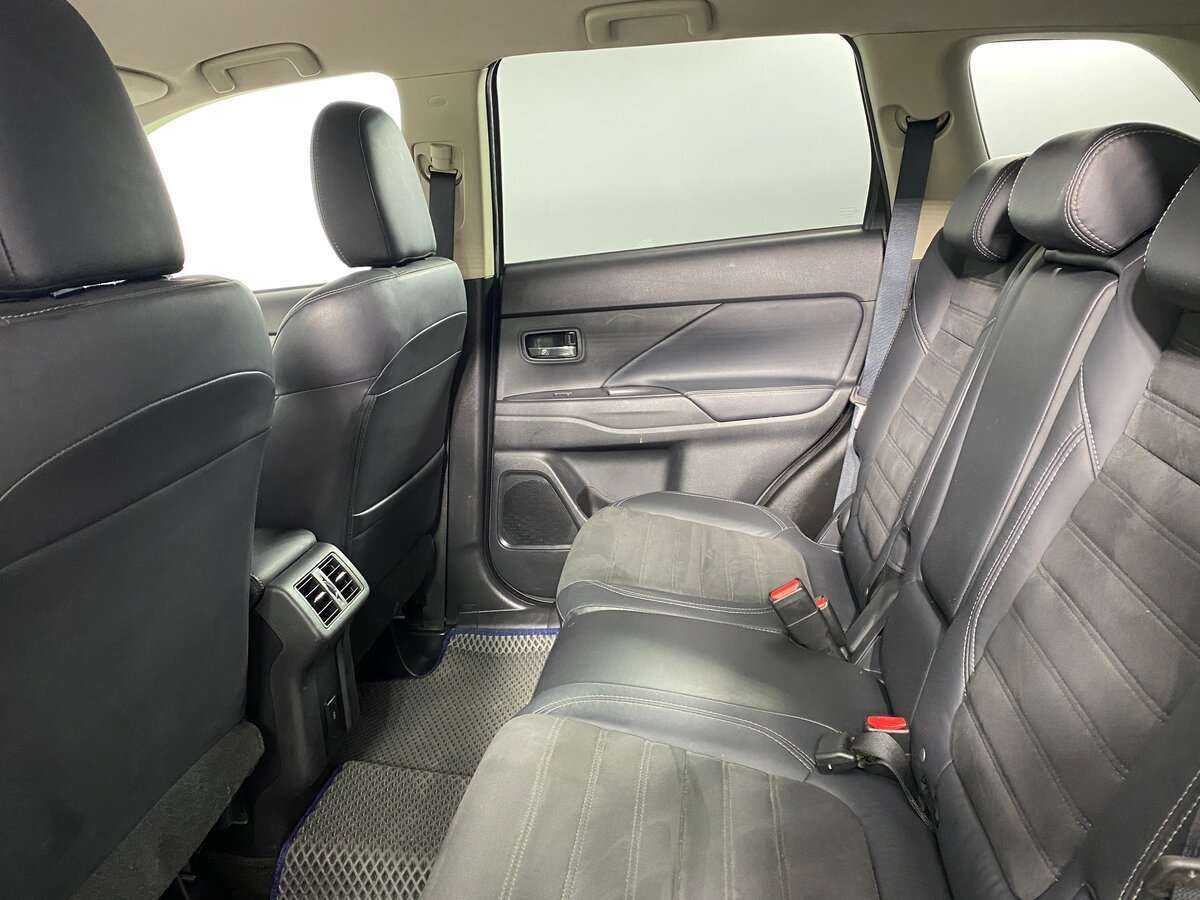 Mitsubishi Outlander, 2021 Фото №9