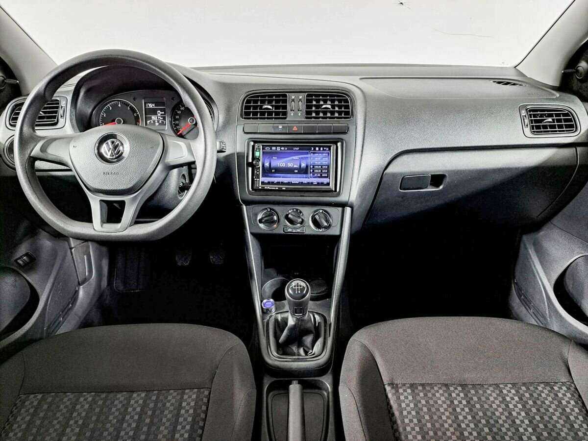 Volkswagen Polo, 2018 Фото №11