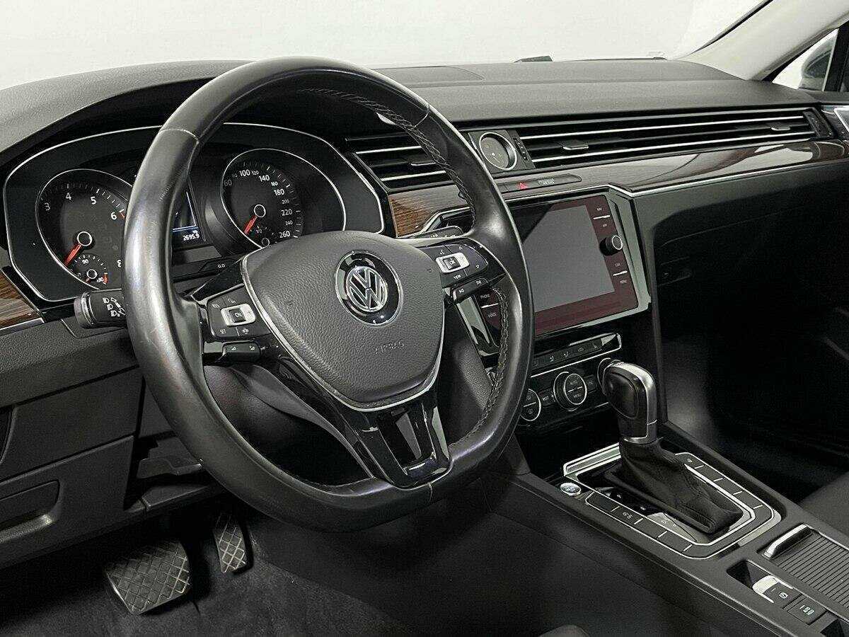 Volkswagen Passat, 2018 Фото №12