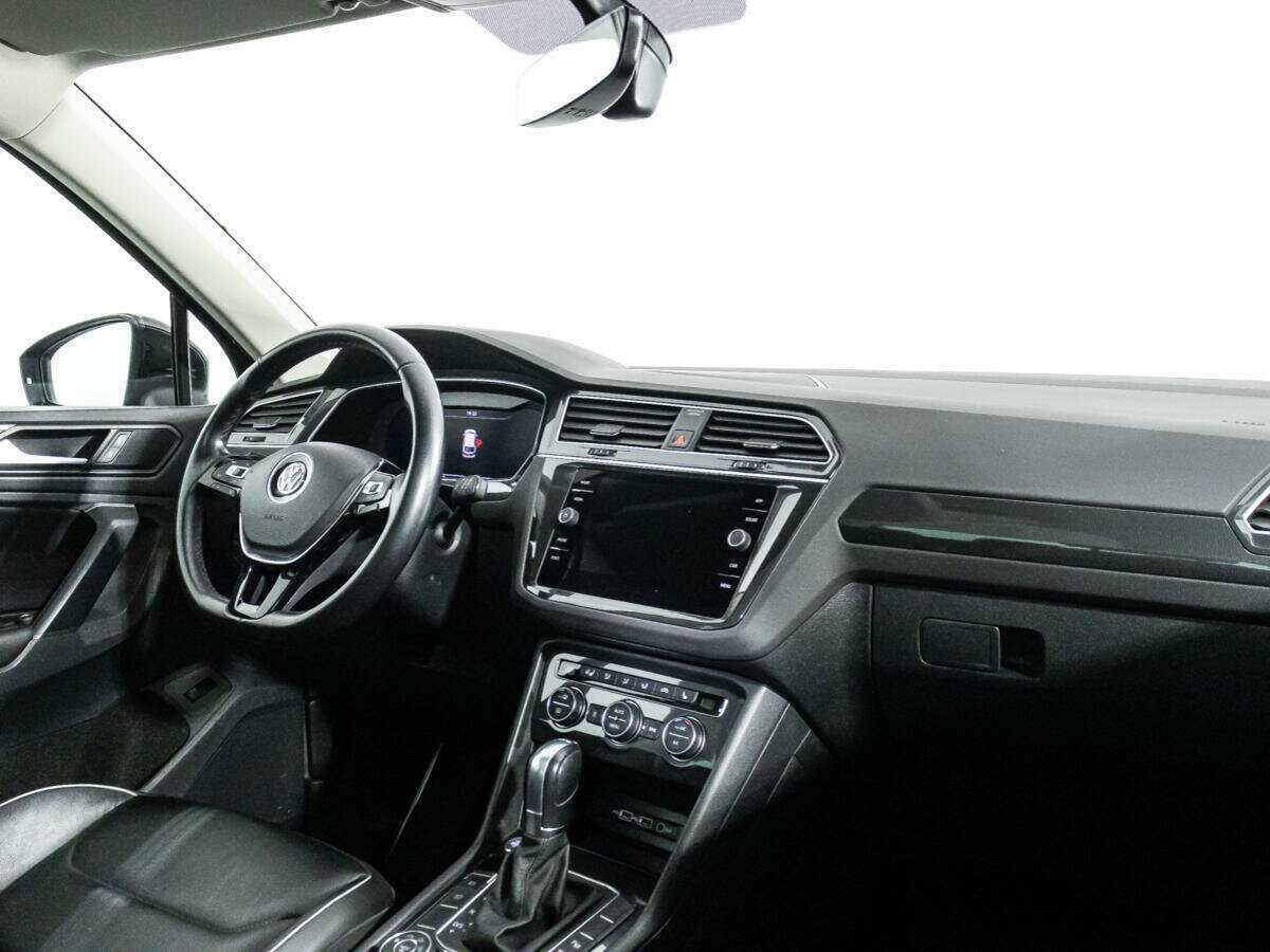 Volkswagen Tiguan, 2018 Фото №9