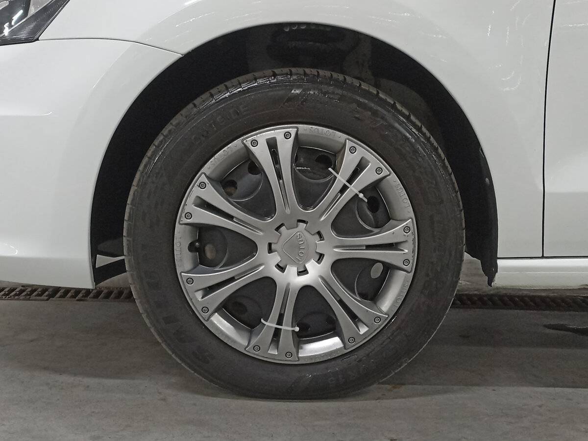 Volkswagen Polo, 2018 Фото №18