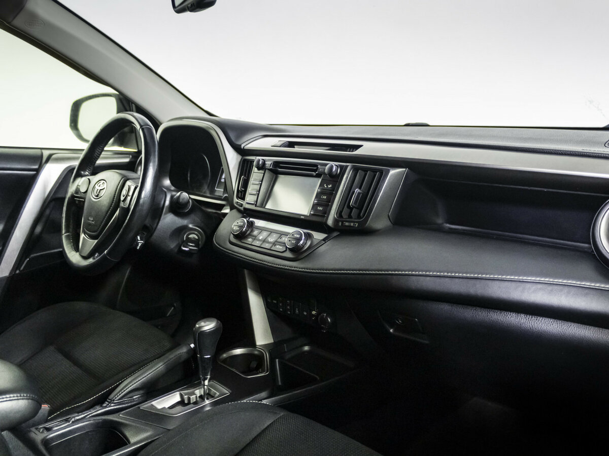 Toyota RAV4 IV (XA40) Рестайлинг, 2015 Фото №8