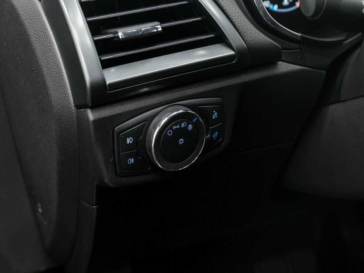 Ford Mondeo, 2017 Фото №17