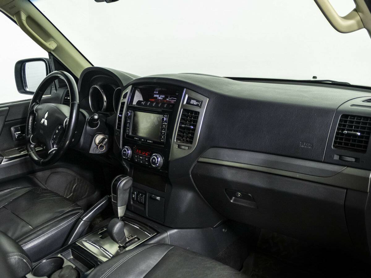 Mitsubishi Pajero IV Рестайлинг 2, 2014 Фото №7
