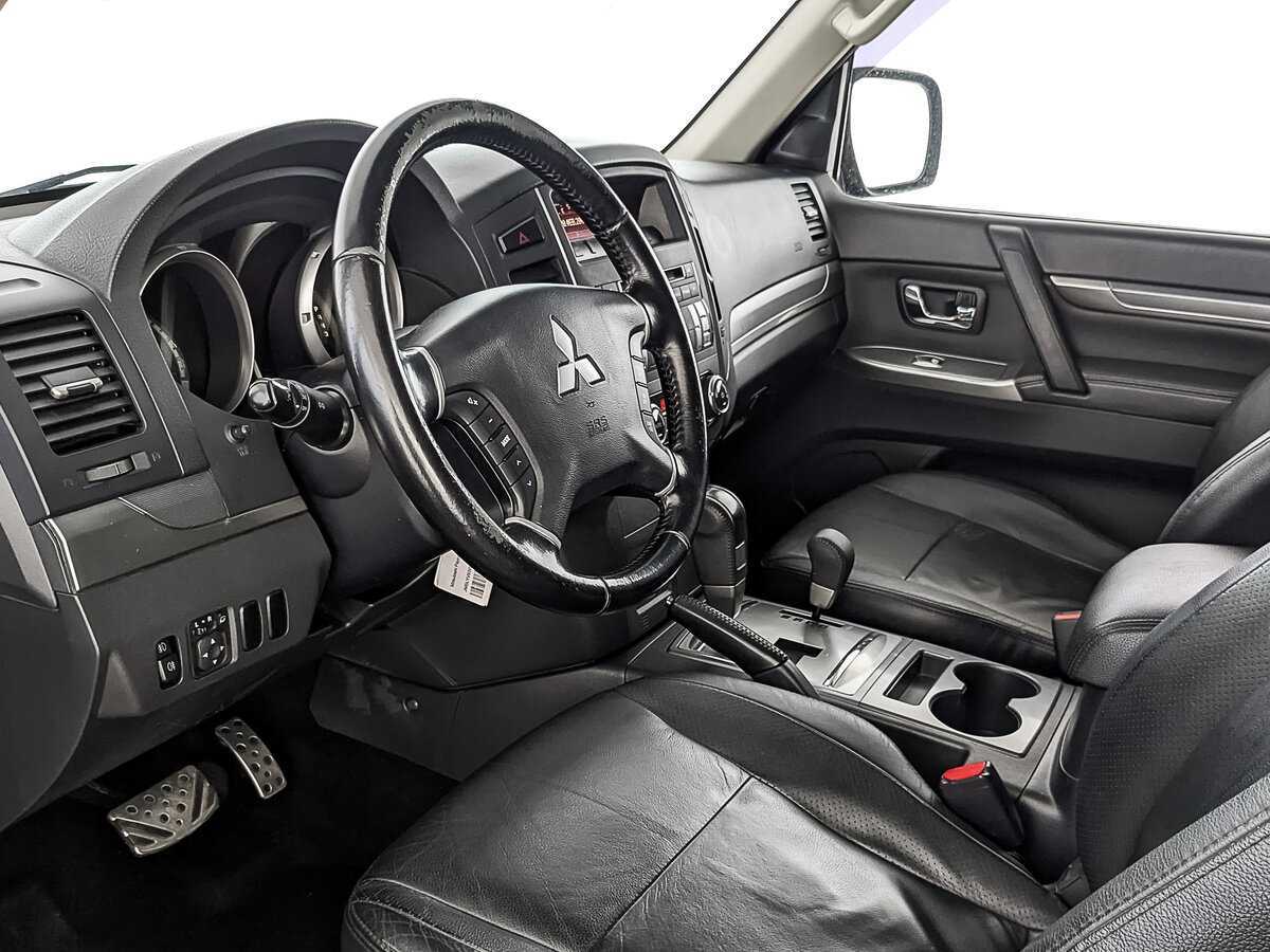 Mitsubishi Pajero, 2013 Фото №15