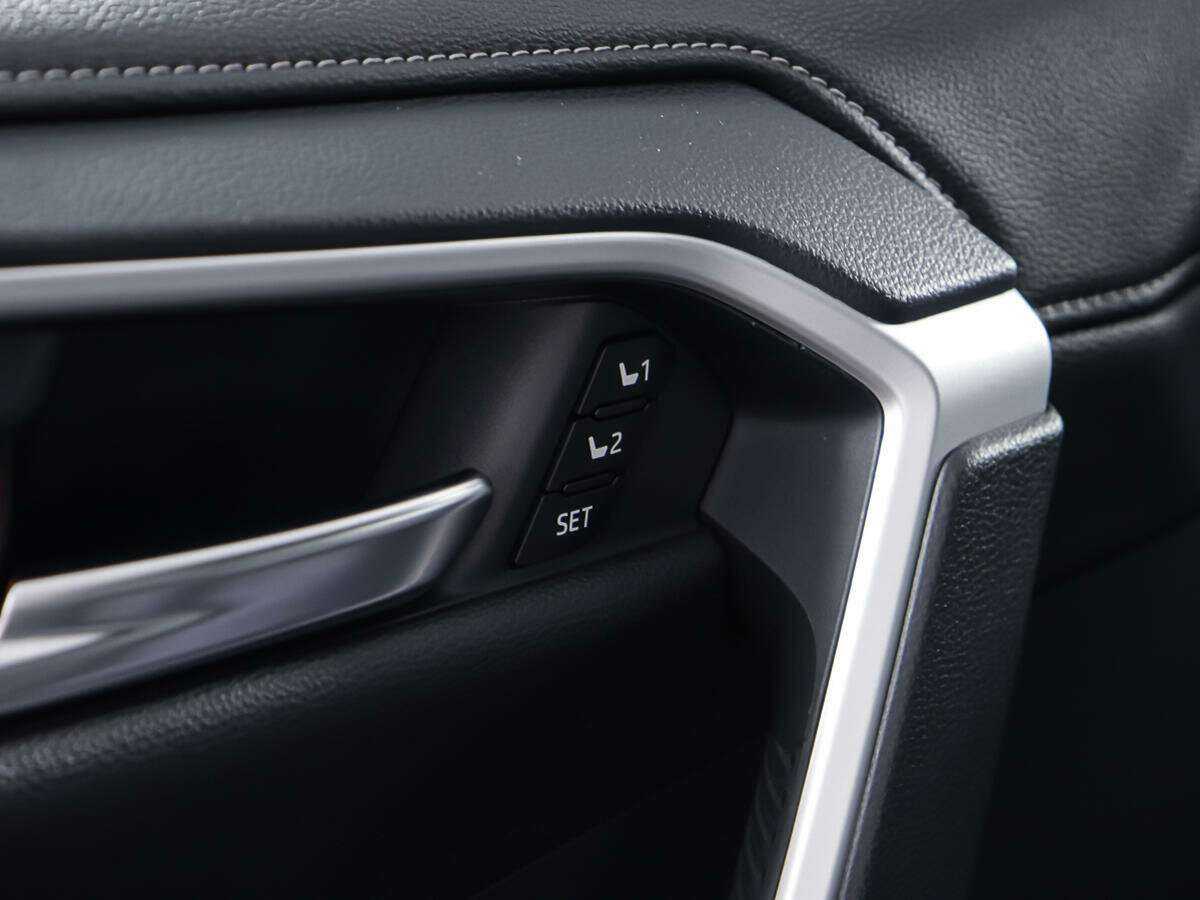 Toyota RAV4, 2019 Фото №15