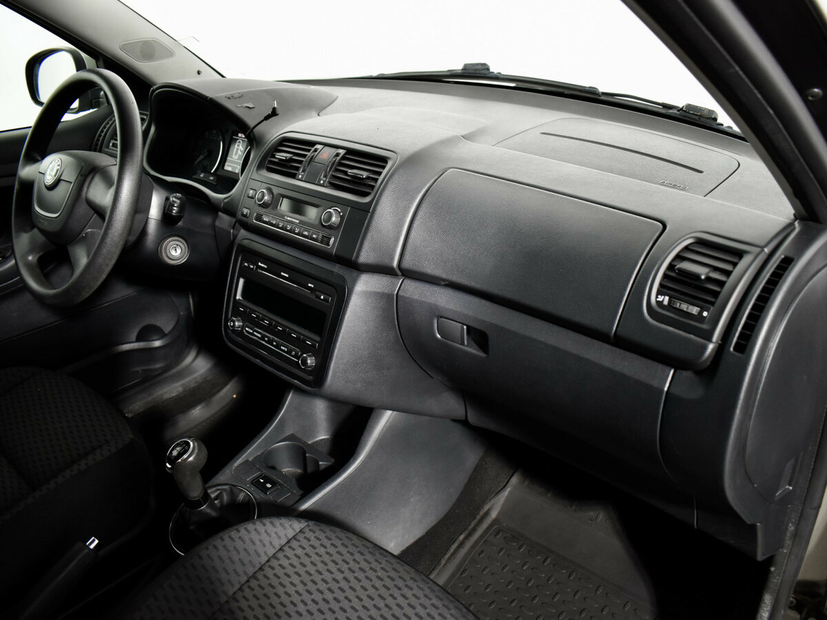 Skoda Fabia II Рестайлинг, 2012 Фото №13