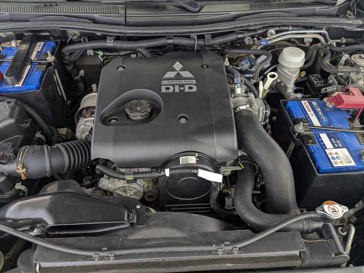 Mitsubishi Pajero Sport, 2013 Фото №9