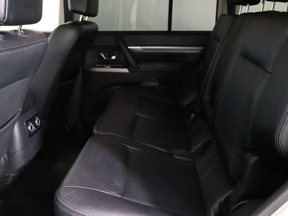 Mitsubishi Pajero, 2015 Фото №6