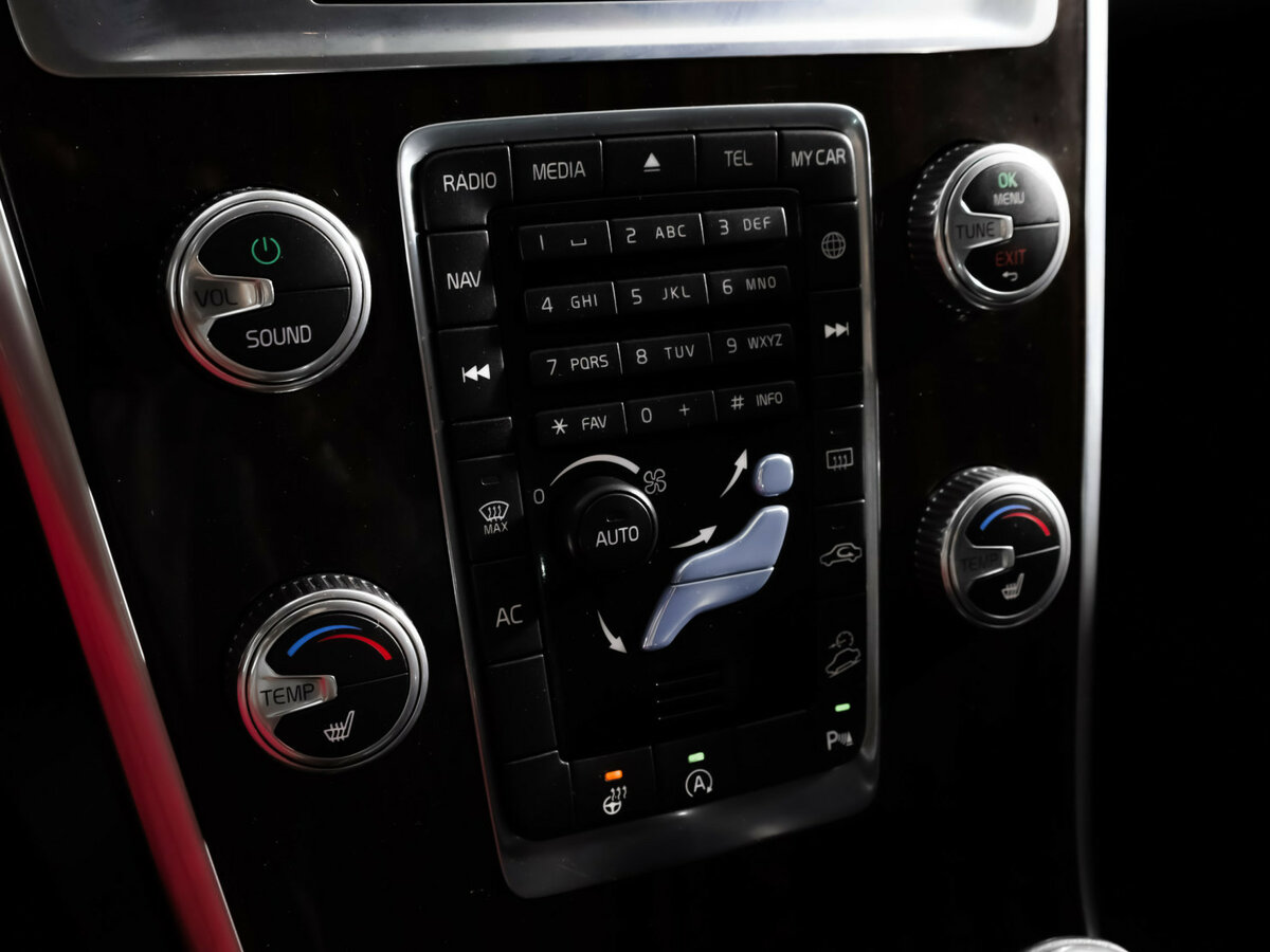 Volvo XC60 I Рестайлинг, 2017 Фото №17
