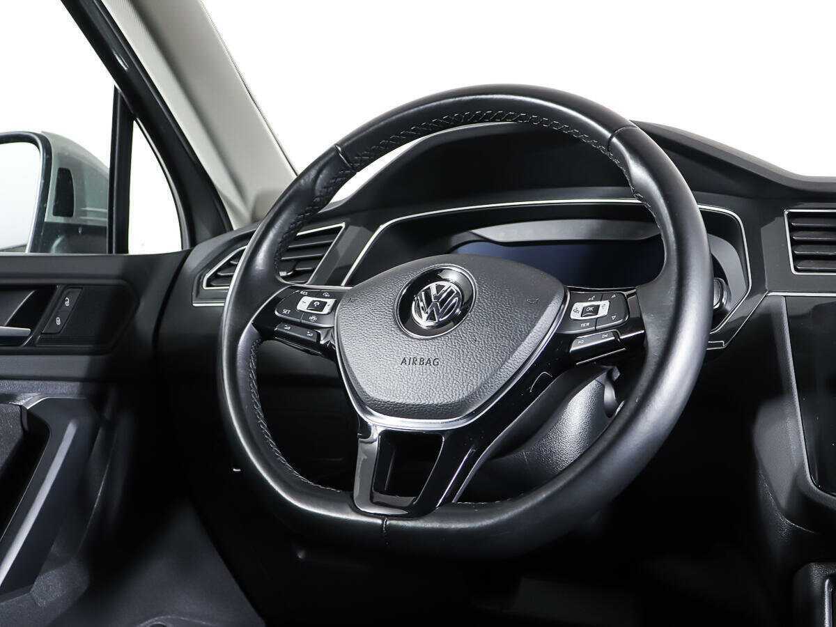 Volkswagen Tiguan, 2018 Фото №15