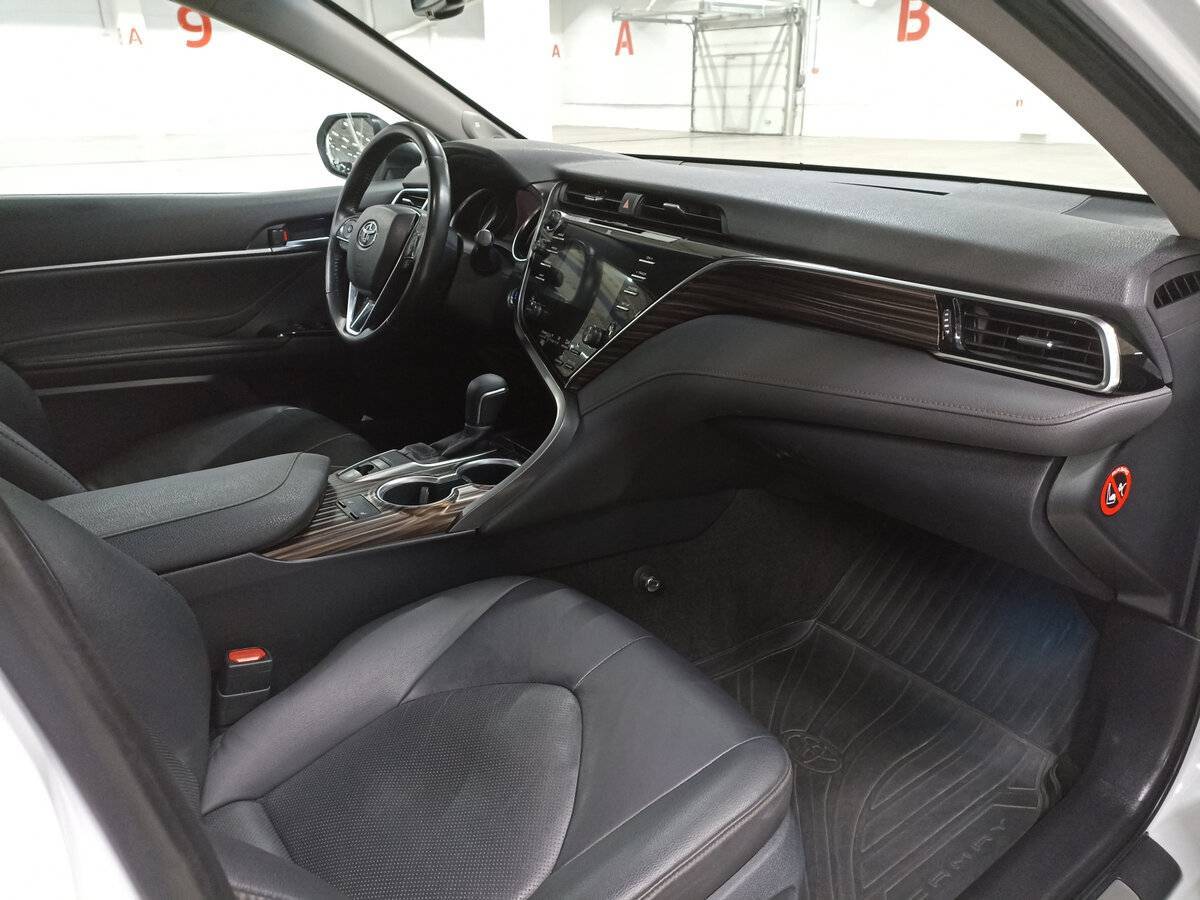Toyota Camry, 2019 Фото №11