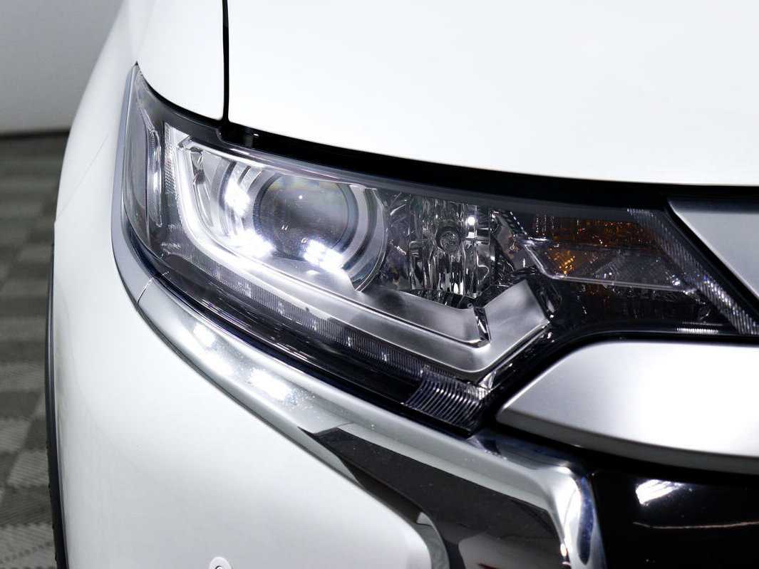 Mitsubishi Outlander, 2021 Фото №12