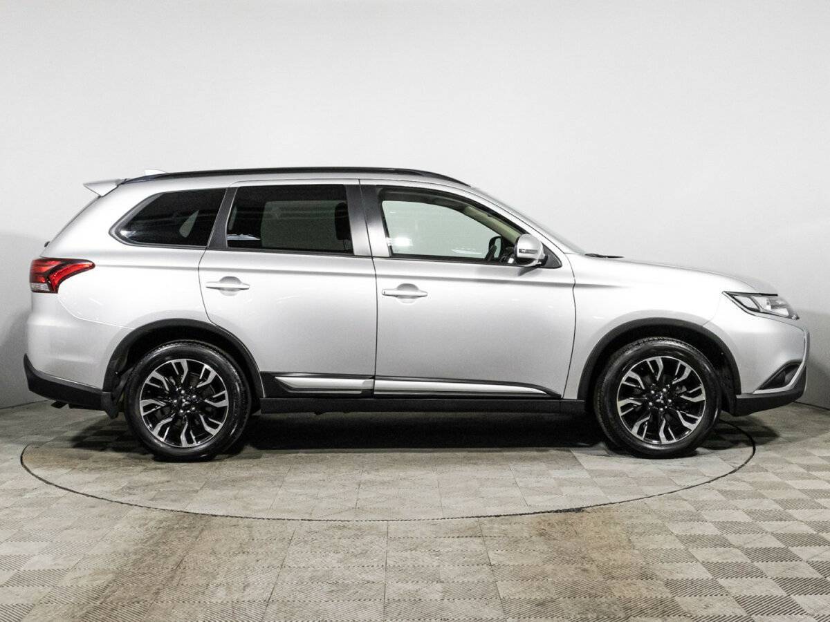 Mitsubishi Outlander, 2022 Фото №4