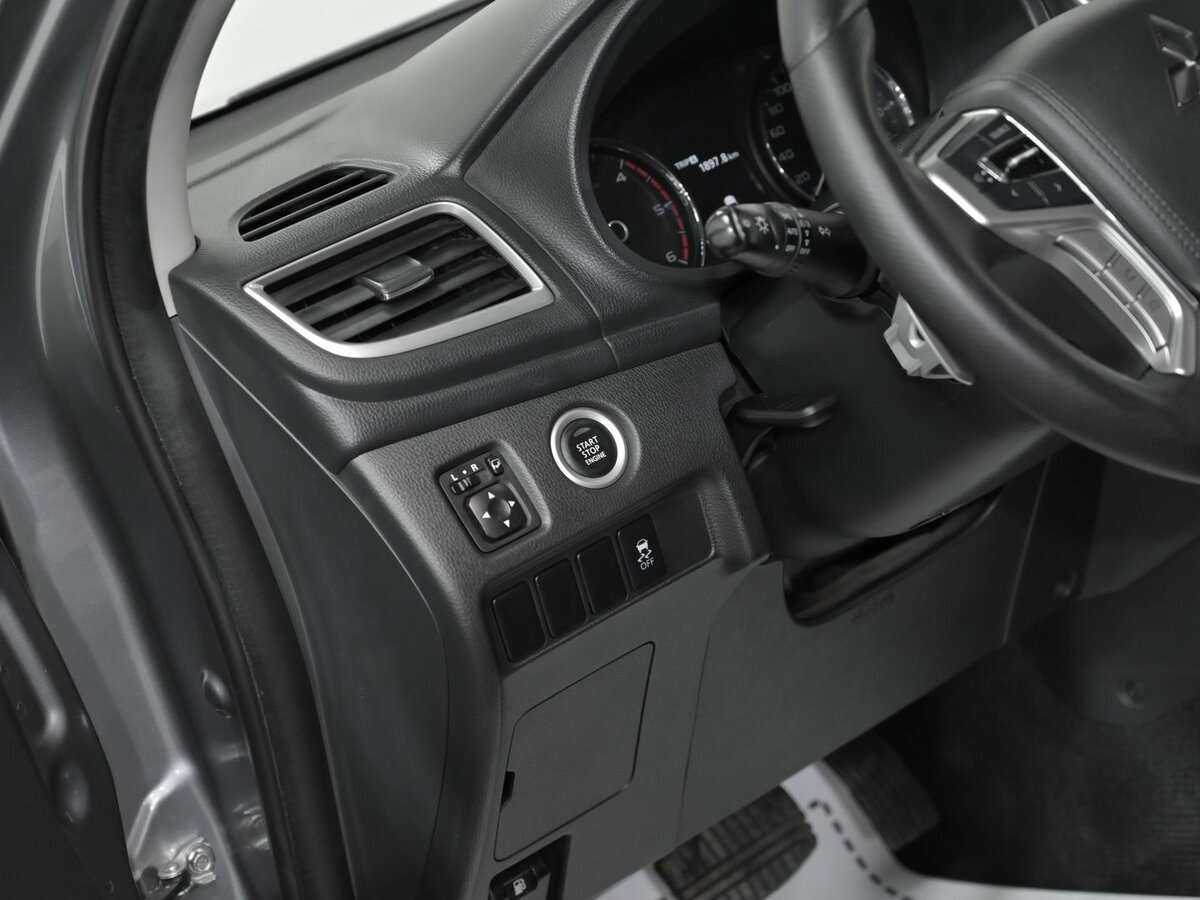 Mitsubishi Pajero Sport, 2017 Фото №11