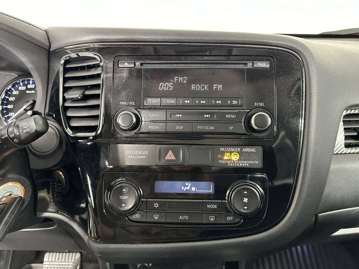 Mitsubishi Outlander, 2017 Фото №12