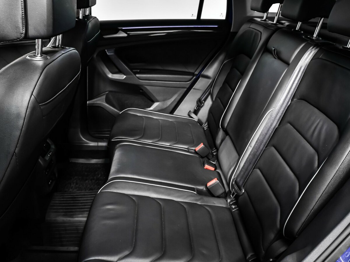 Volkswagen Tiguan II Рестайлинг, 2020 Фото №11