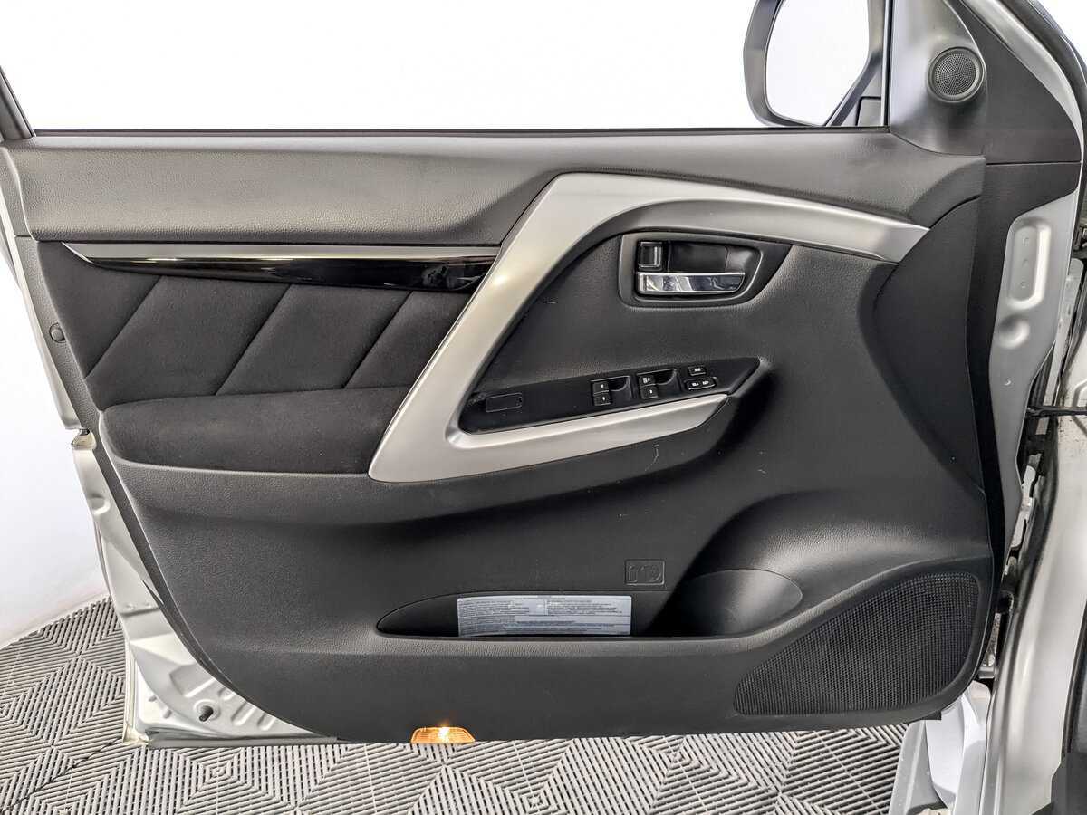 Mitsubishi Pajero Sport, 2018 Фото №19