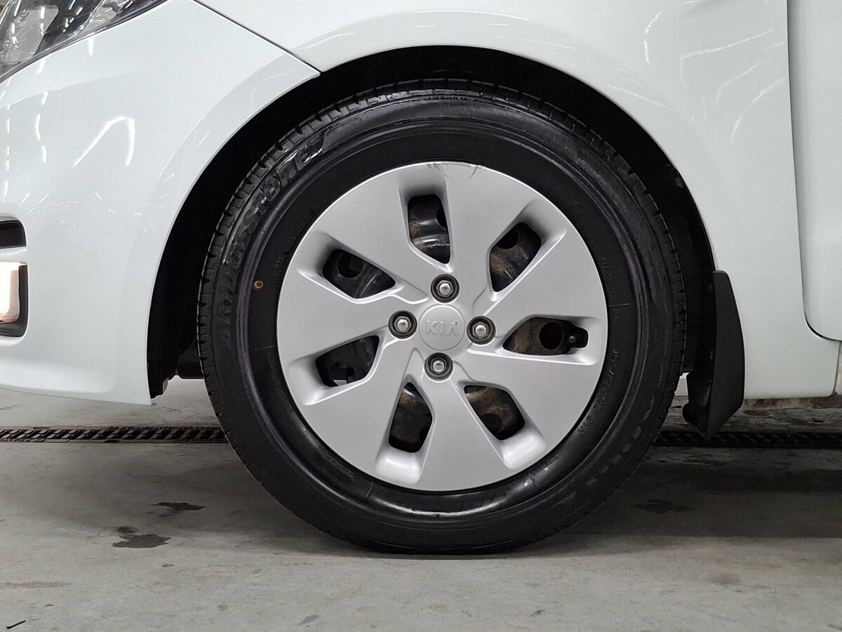 Kia Rio III Рестайлинг, 2017 Фото №17