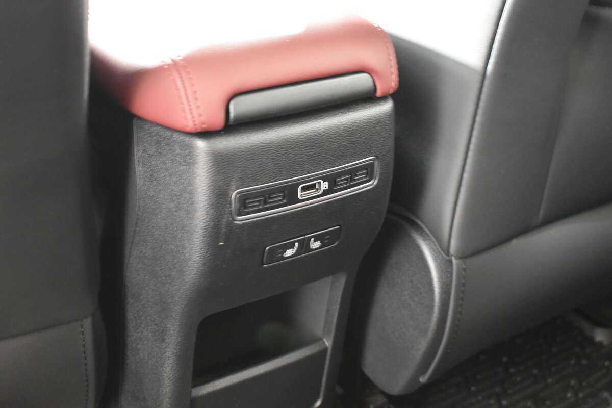 Geely Coolray, 2023 Фото №10