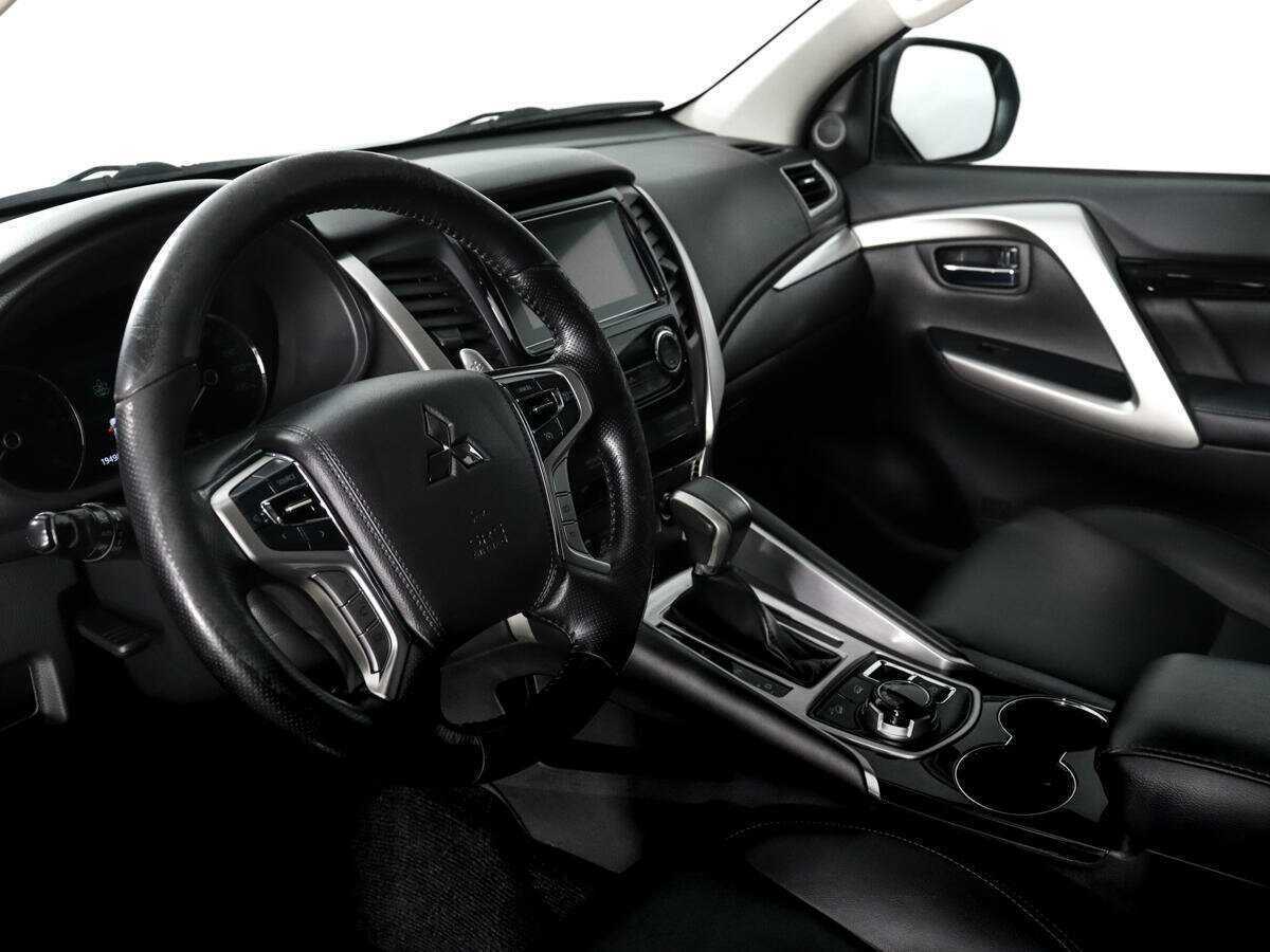 Mitsubishi Pajero Sport, 2019 Фото №9