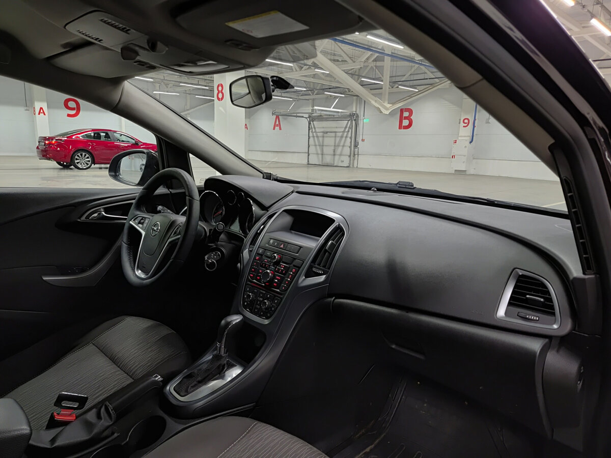 Opel Astra J Рестайлинг, 2014 Фото №11