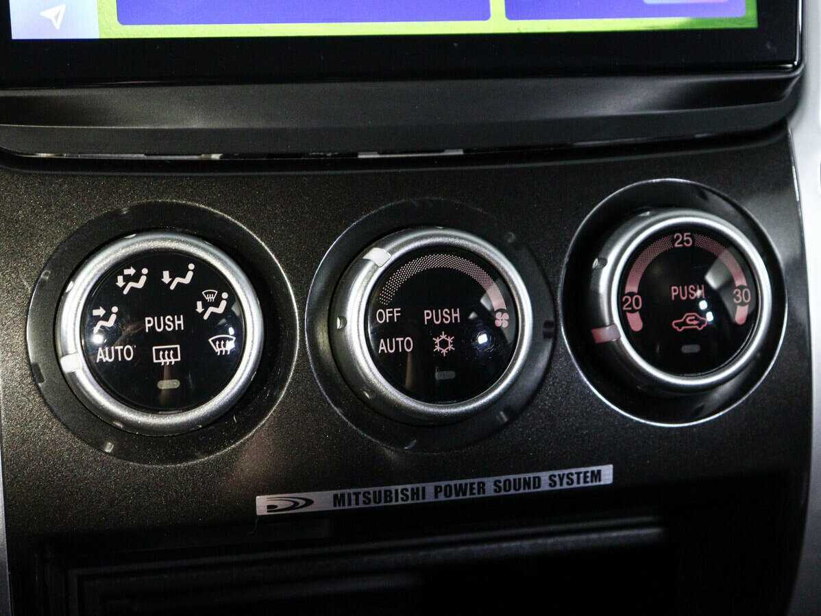 Mitsubishi Pajero Sport, 2012 Фото №15