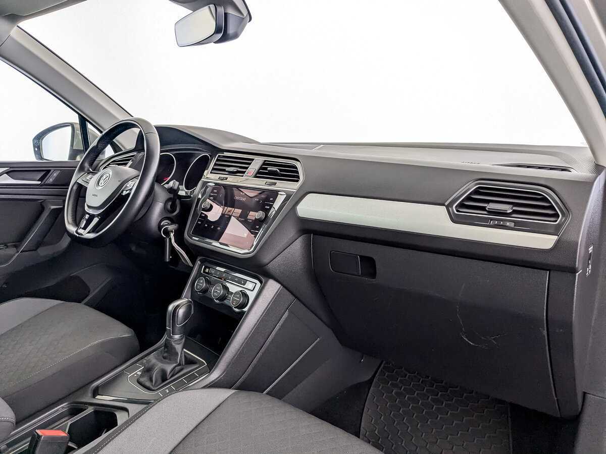 Volkswagen Tiguan, 2019 Фото №9