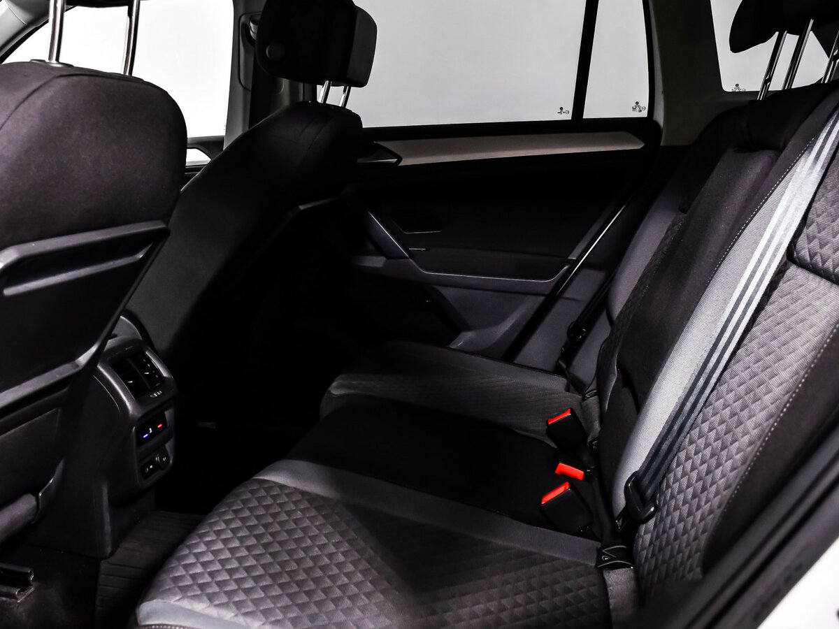 Volkswagen Tiguan II, 2020 Фото №12