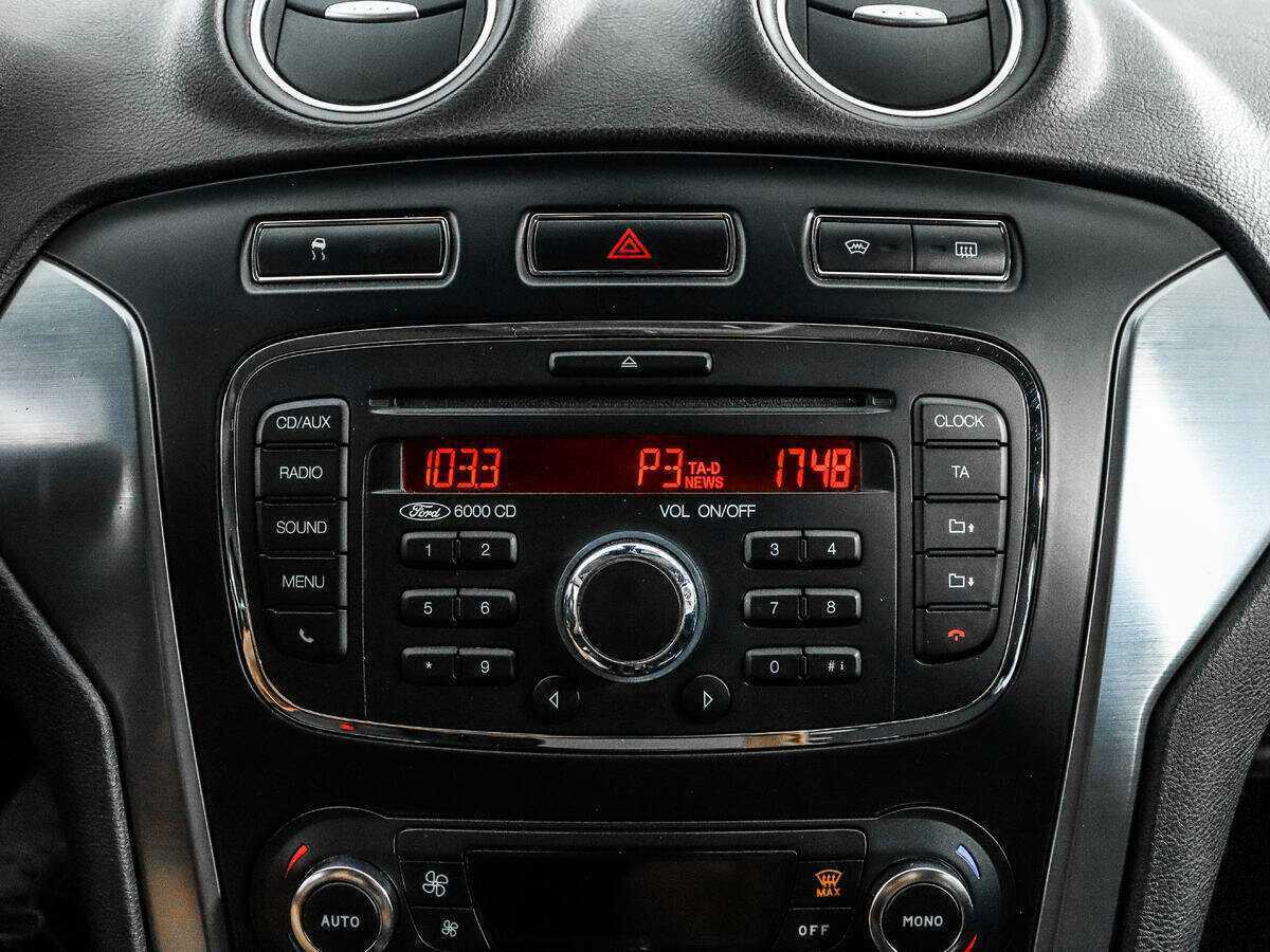 Ford Mondeo, 2012 Фото №14