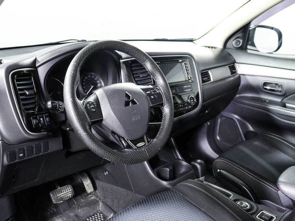 Mitsubishi Outlander, 2016 Фото №13