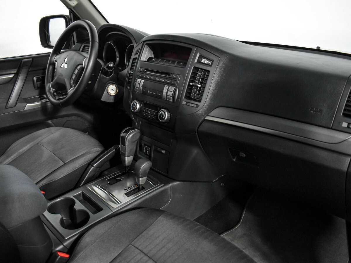 Mitsubishi Pajero, 2013 Фото №11