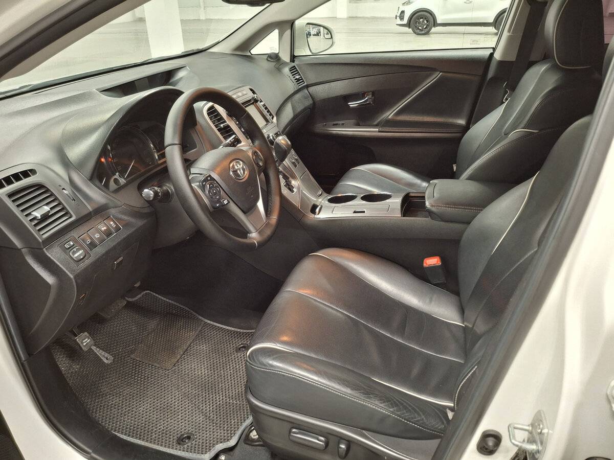 Toyota Venza I Рестайлинг, 2014 Фото №16