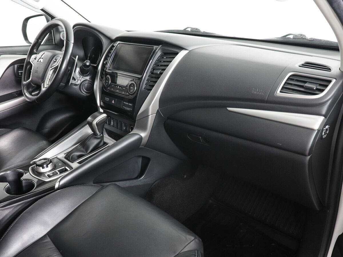 Mitsubishi Pajero Sport, 2018 Фото №10