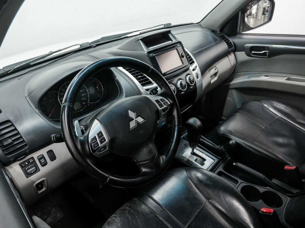 Mitsubishi Pajero Sport, 2014 Фото №13