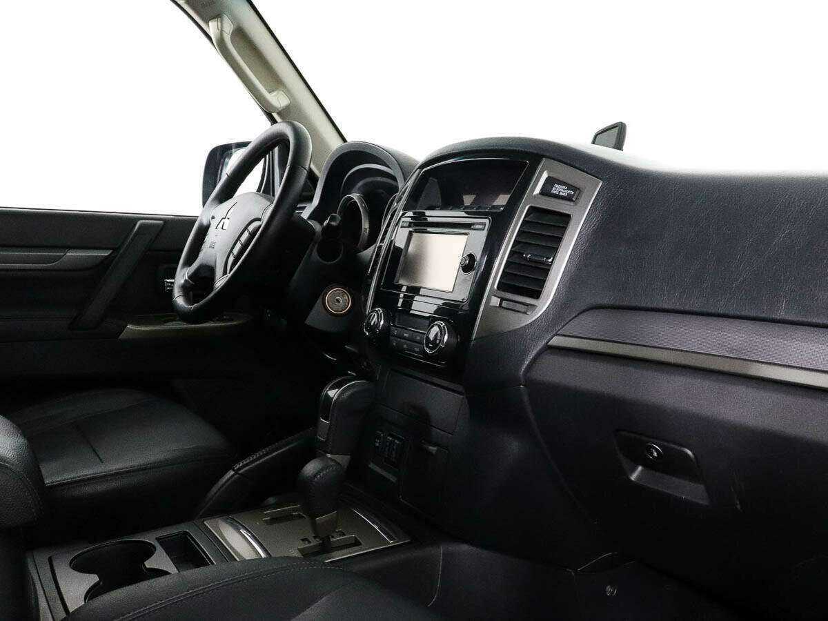 Mitsubishi Pajero, 2017 Фото №6