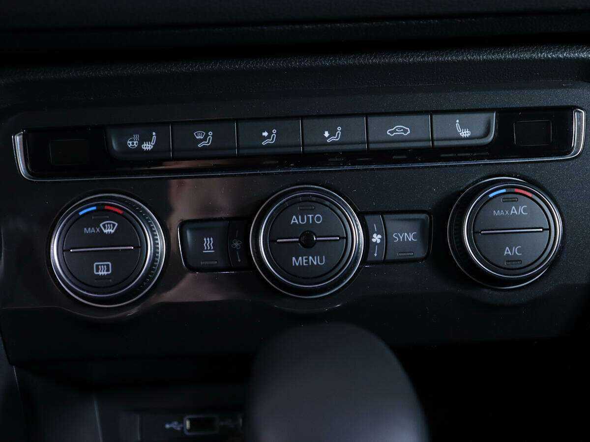 Volkswagen Tiguan, 2019 Фото №16